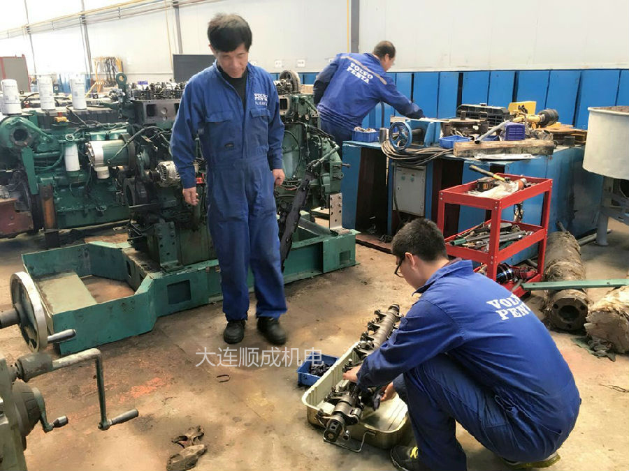 工業(yè)機廠內(nèi)維修